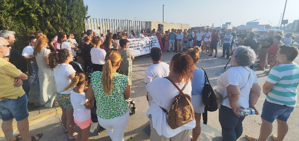 El Ayuntamiento y AMPAS piden a la Junta que cumpla los compromisos adquiridos con los centros educativos de la localidad