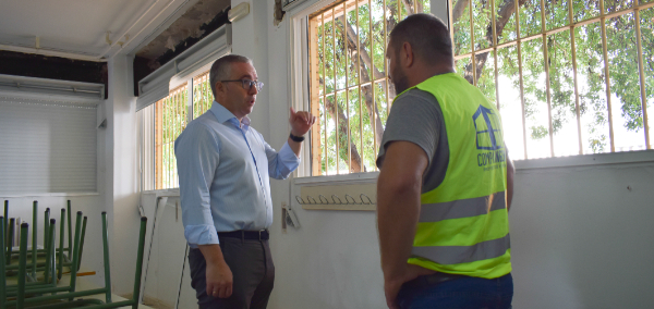  Con una inversión de 80.000 euros a través del programa “Más Sevilla”, el Ayuntamiento mejora la eficiencia energética en los colegios Miguel de Cervantes y Juan Hidalgo