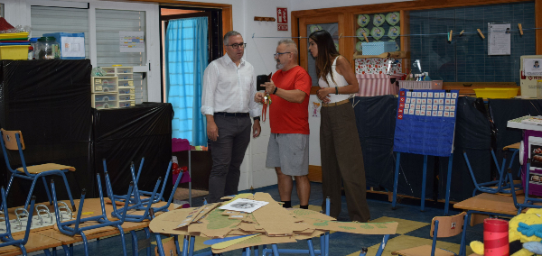 El Ayuntamiento emprende los trabajos de mantenimiento, pintura, jardinería y limpieza en los colegios de cara al inicio del próximo curso escolar