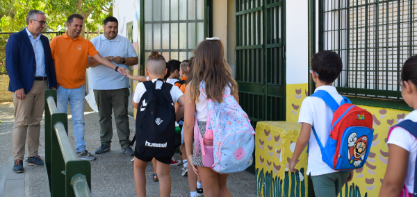  Comienza el curso escolar en Infantil, Primaria y Educación Especial con más de 3.600 alumnos en Los Palacios y Villafranca