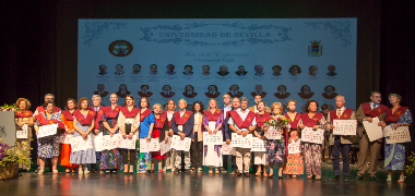 El Aula de la Experiencia de Los Palacios y Villafranca clausura el curso 2022/2023 con la entrega de certificaciones académicas y la graduación de la séptima promoción 
